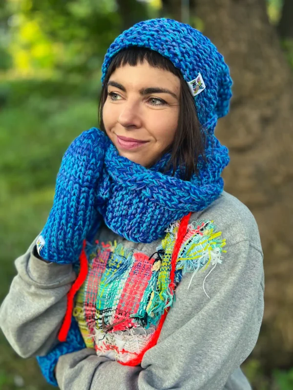 Czapka zimowa bez pompona NEVERLAND "Niebieskości"