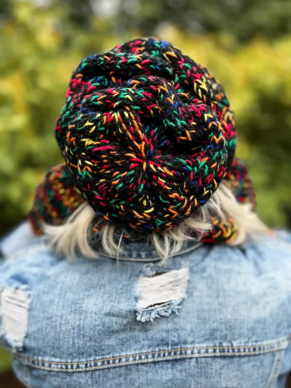 Czapka MERINO 66% nieugniatająca włosów ,,Czarne czerwienie" THIS IS IT