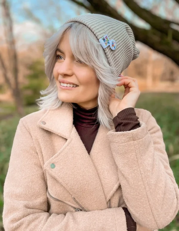 Czapka slouchy logo kolorowe "Jasny beż"