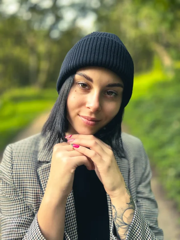 Bawełniana czapka beanie logo ekoskórka "Czarny"