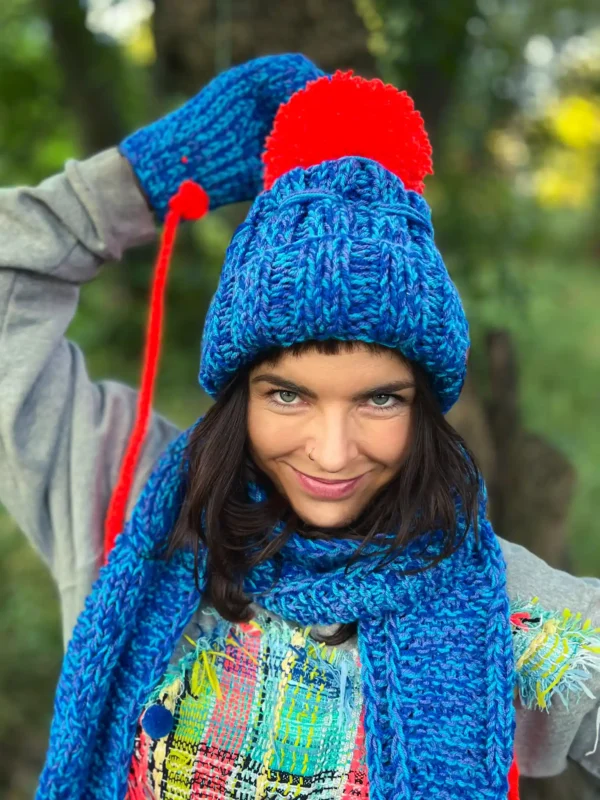 Rękawiczki handmade ze sznureczkiem ,,Niebieskości"