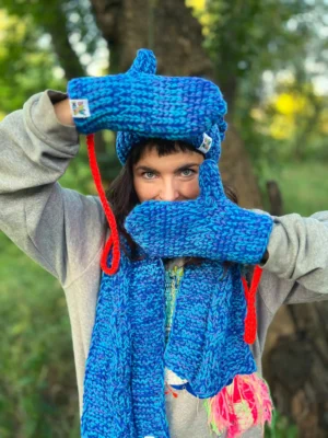 Rękawiczki handmade ze sznureczkiem ,,Niebieskości"