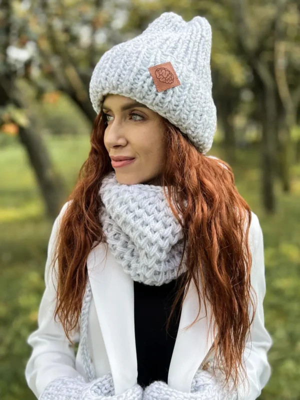 Czapka z wywinięciem LUCKY ,,Wybielony szary"
