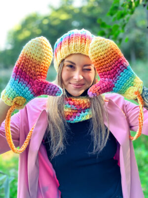 Kolorowe rękawiczki handmade ze sznureczkiem ,,Cieniowane cytrusy"