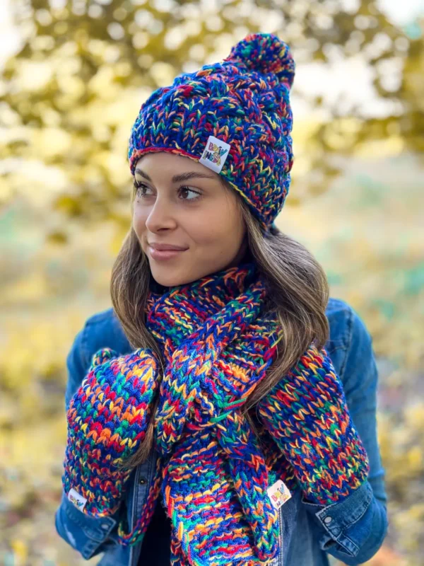 Modna czapka zimowa HAPPY ,,Pokojowe granaty"