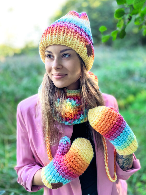 Kolorowe rękawiczki handmade ze sznureczkiem ,,Cieniowane cytrusy"
