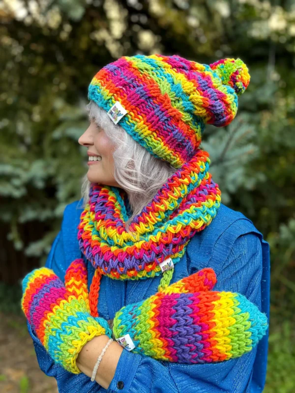 Kolorowa czapka zimowa ENDORFINA ,,Tęcza"