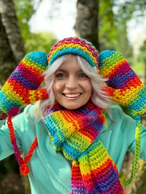 Kolorowe rękawiczki handmade ze sznureczkiem ,,Tęcza"