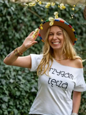 Biały t-shirt oversize Rzygam tęczą